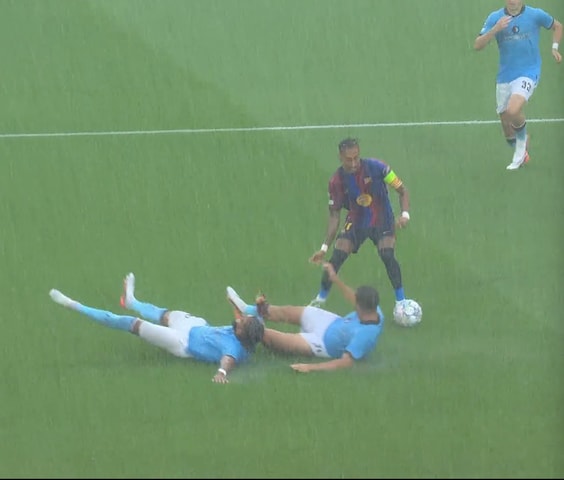 Feyenoord defenders sliding