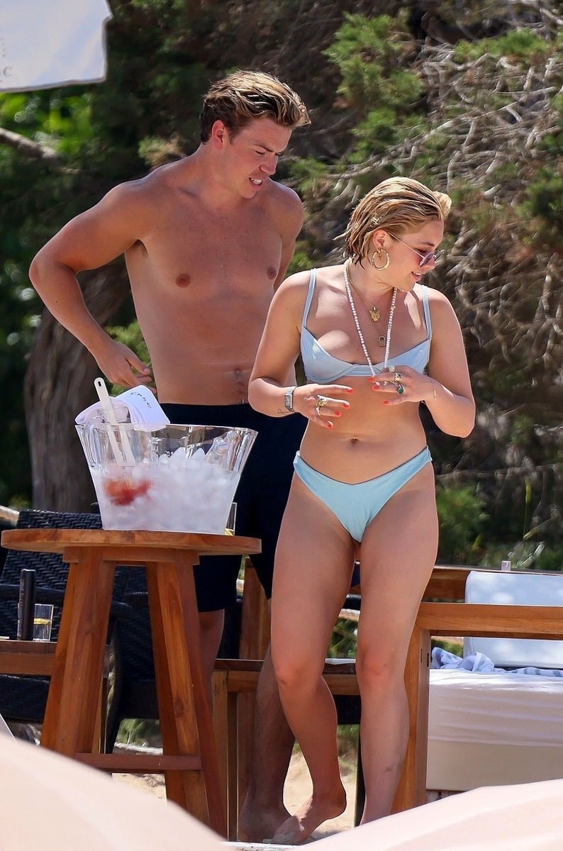 Florence Pugh and Will Poulter