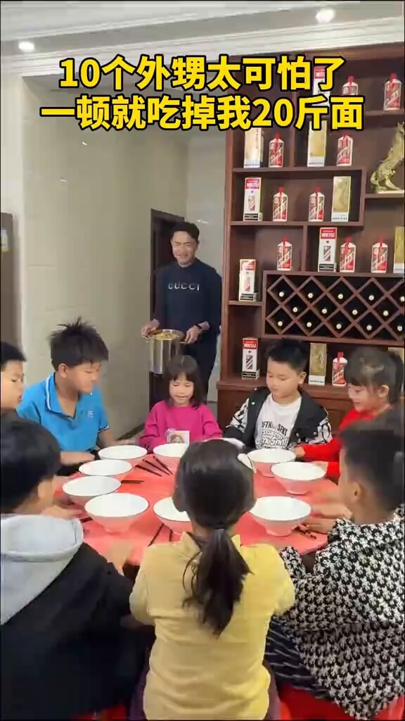 Gucci sweatshirt noodle feast