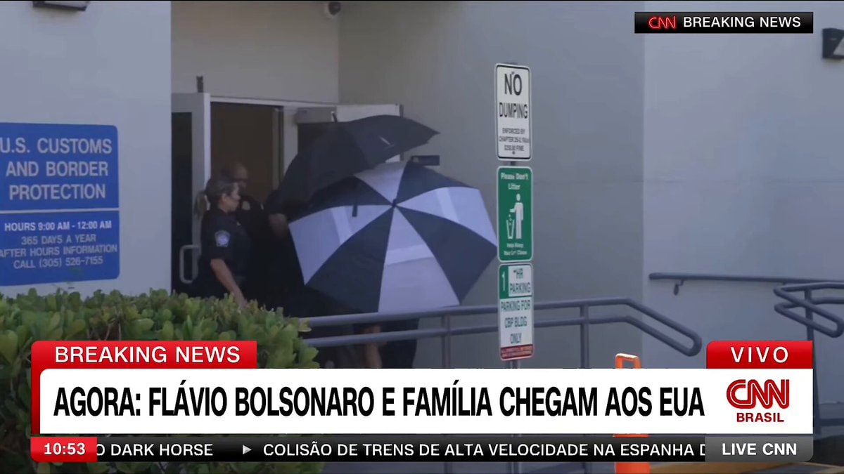 Flavio Bolsonaro lands in Miami
