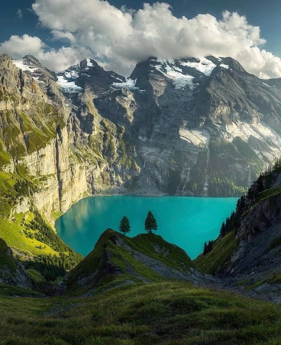 Alpine Lake Switzerland 🇨🇭 (photo 3 of 4)