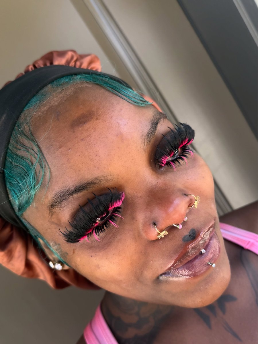 eyelash trend criticism