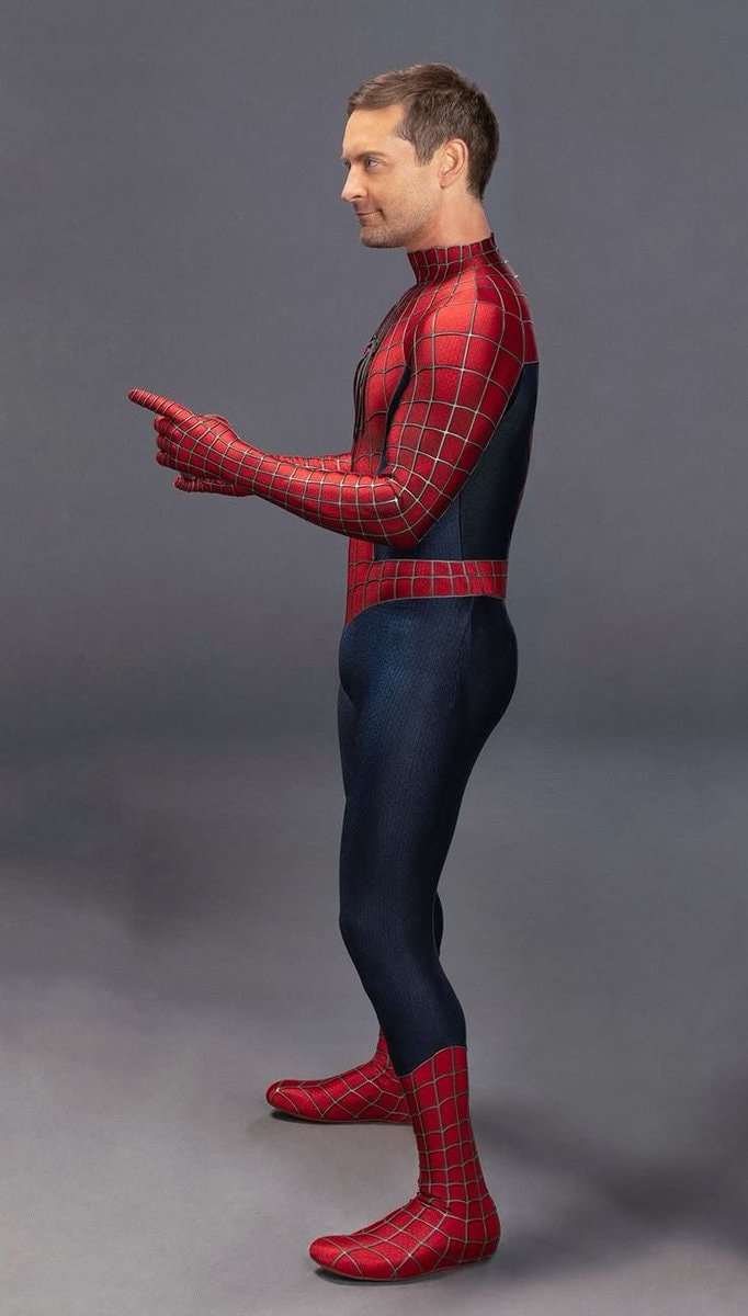 tobey maguire spider-man marvel studios hall h sdcc (photo 2 of 2)