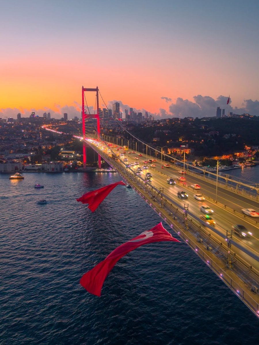 Istanbul bridge night (photo 2 of 4)