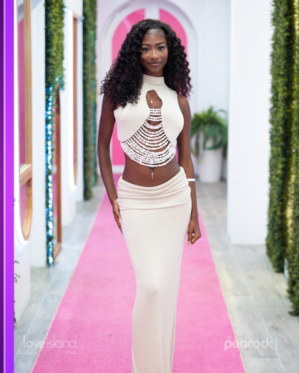 Melanie Trinity Kayda Love Island USA (photo 2 of 3)
