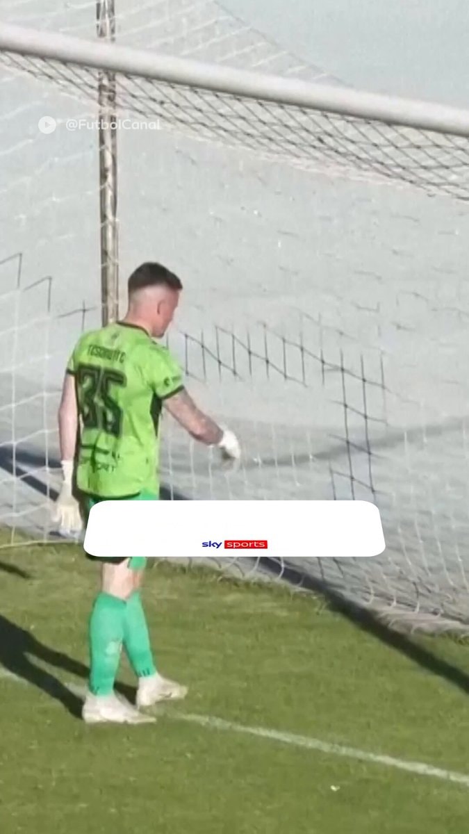 Gustavo Tesonotte penalty protest