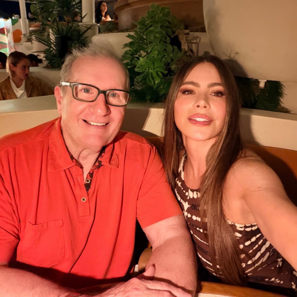 Modern Family cast reunion photos (photo 4 of 4)