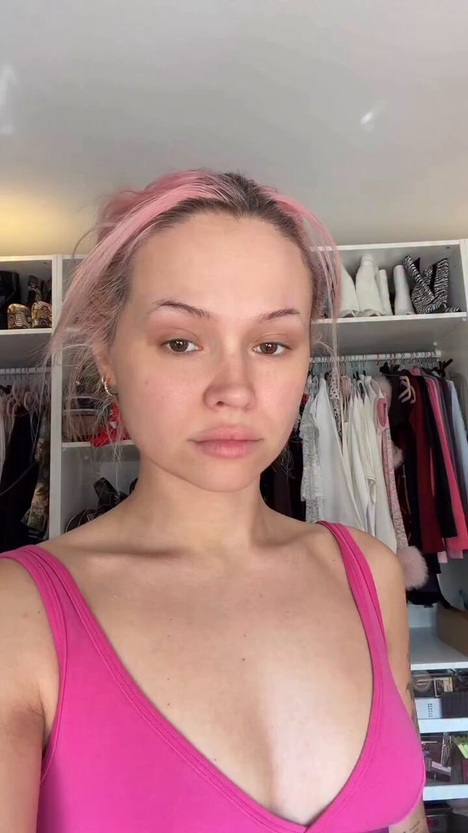 Talia Mar selfie