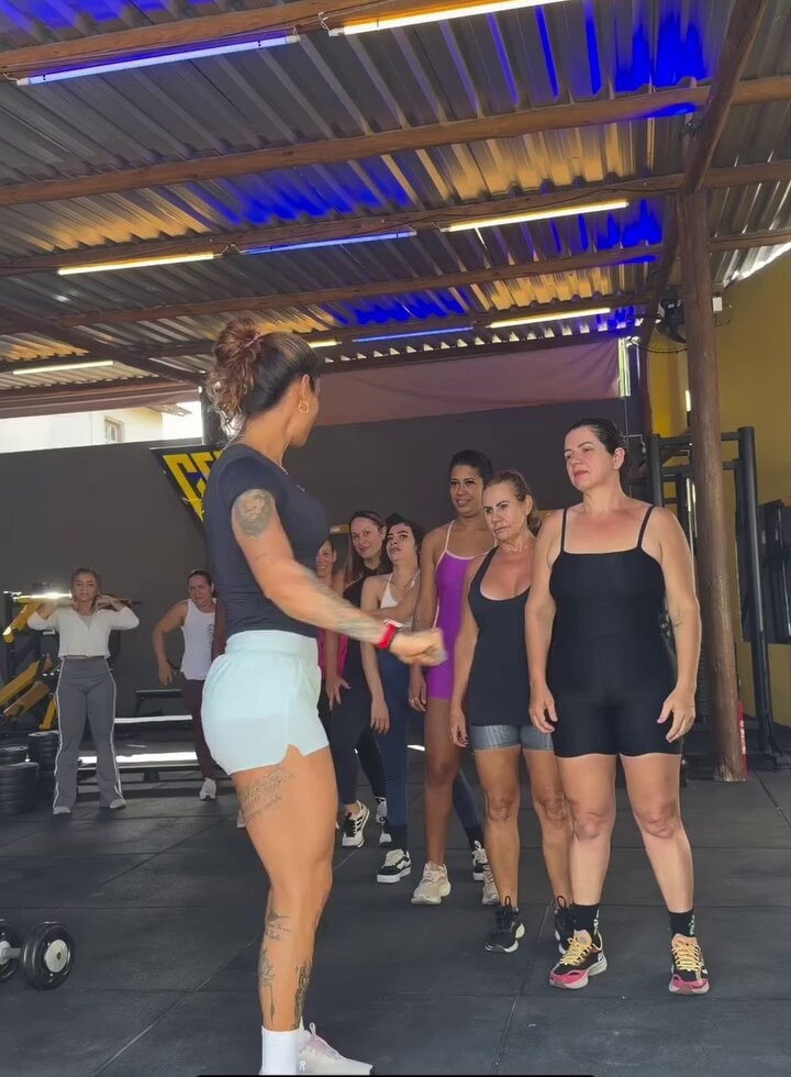 gym group workout check