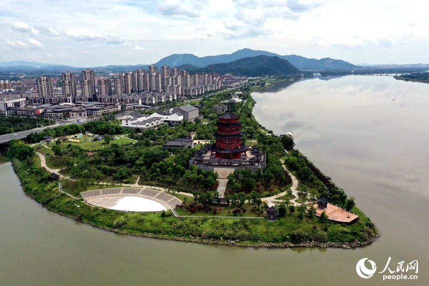Golden Beach Ten-Mile Gallery Jiangxi (photo 4 of 4)