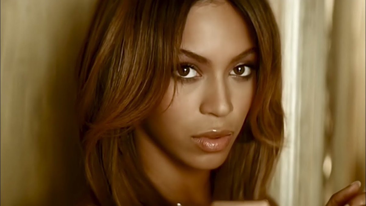 Ne-Yo Irreplaceable Beyoncé Zach Sang (photo 2 of 2)