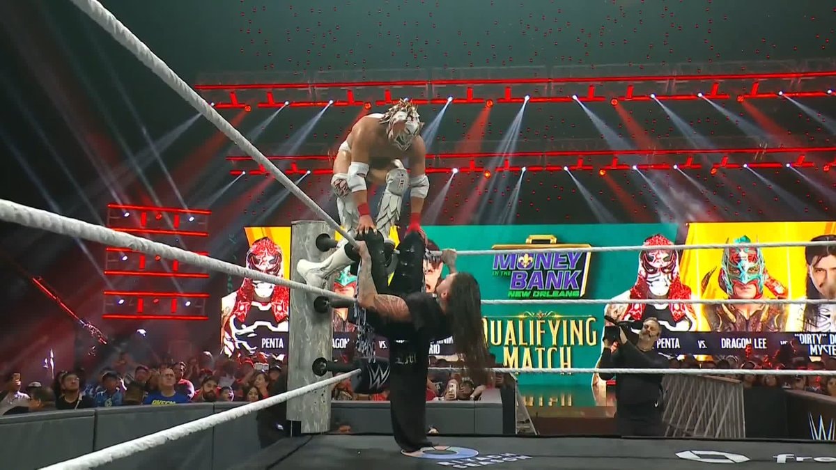 Penta Dragon Lee Dominik Mysterio WWERaw