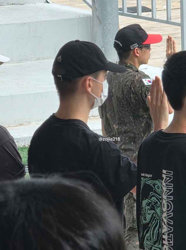 Vernon SEVENTEEN army enlistment (photo 2 of 2)