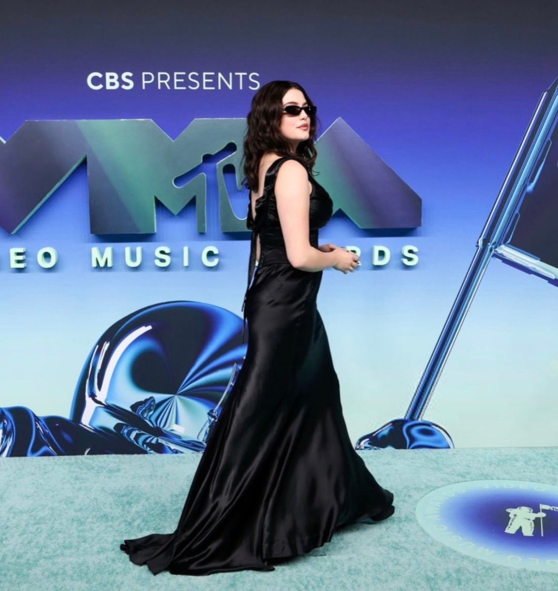 Ella Bright red carpet moment