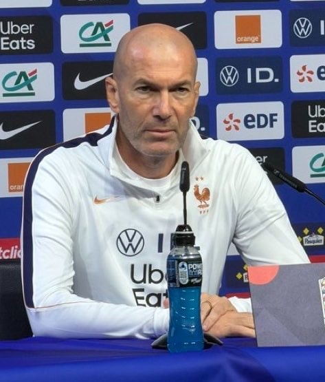 Zinedine Zidane honors Cristiano Ronaldo