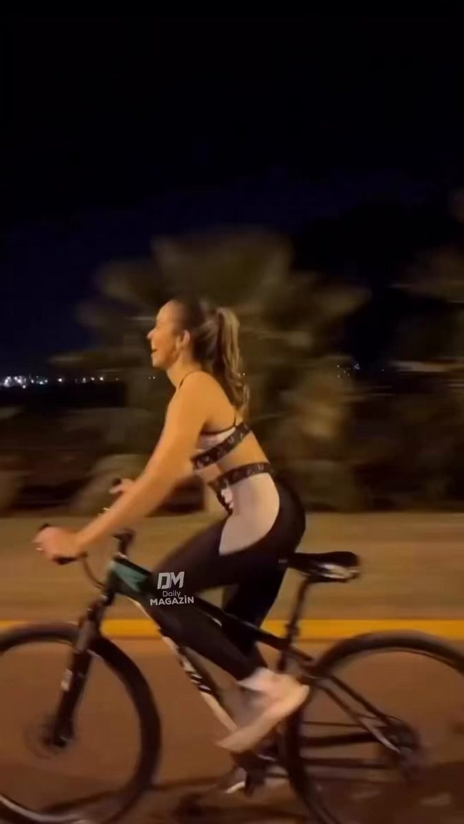 Thamiris bike dance