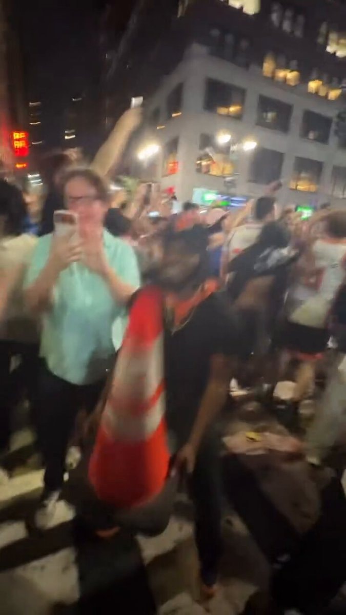 sidetalksports crowd video
