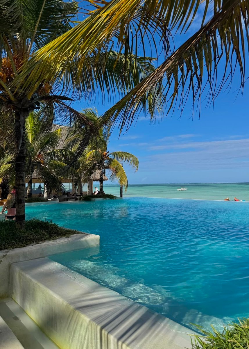 Zanzibar infinity pool 🏝️