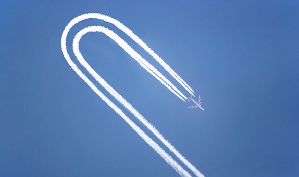 Carlos Baleba flight to Manchester