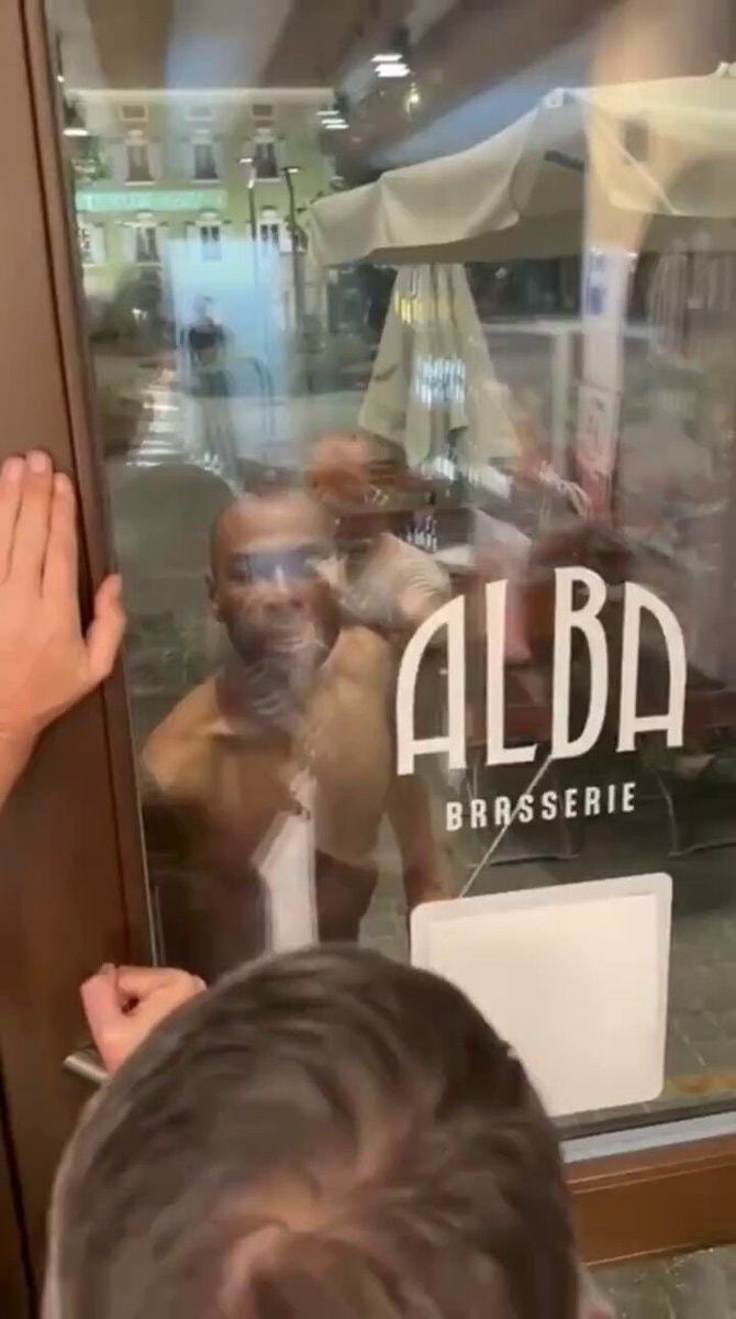 Italy restaurant owner locks himself in