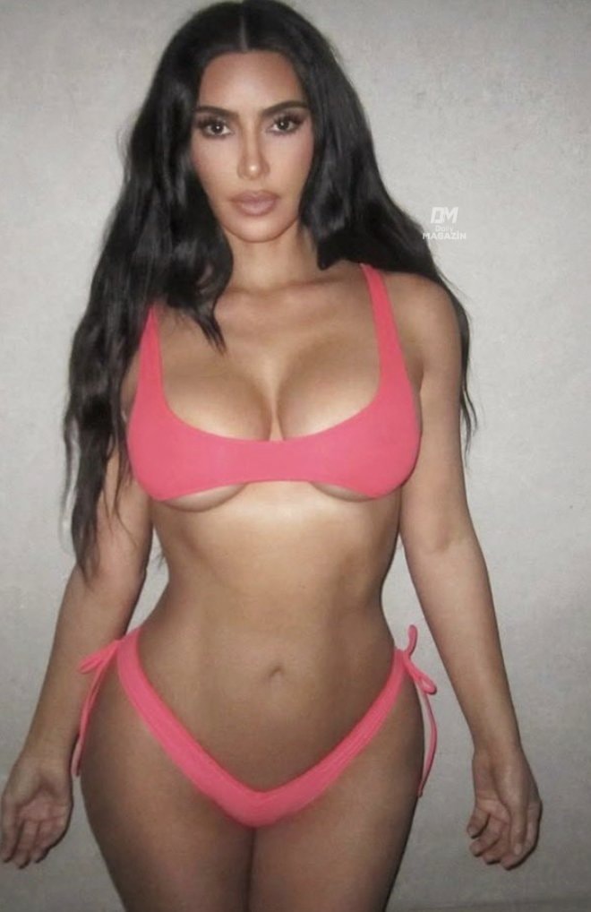 Kim Kardashian bikini collection (photo 2 of 2)