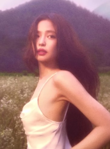 Lisa Jennie Rolling Stone Korea list (photo 2 of 2)