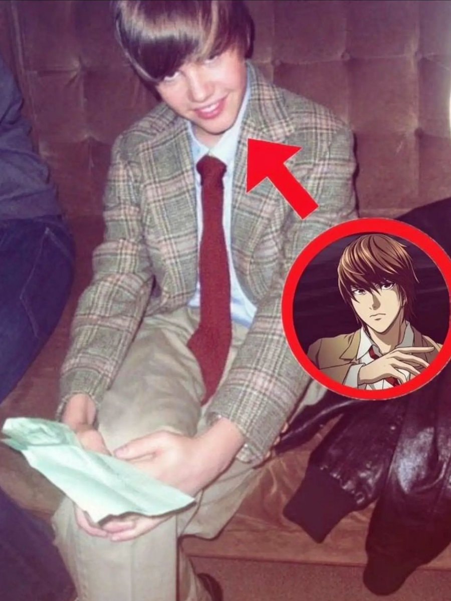 Light Yagami Death Note cosplay