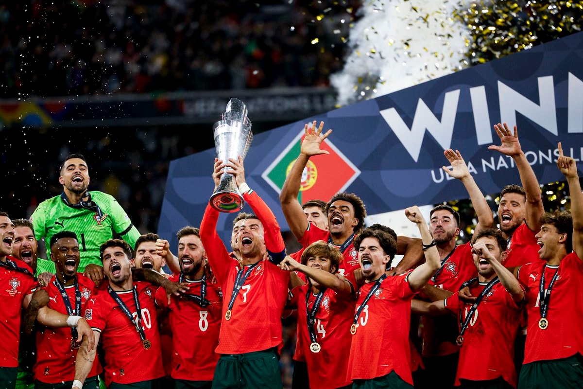 Cristiano Ronaldo Portugal Nations League trophy