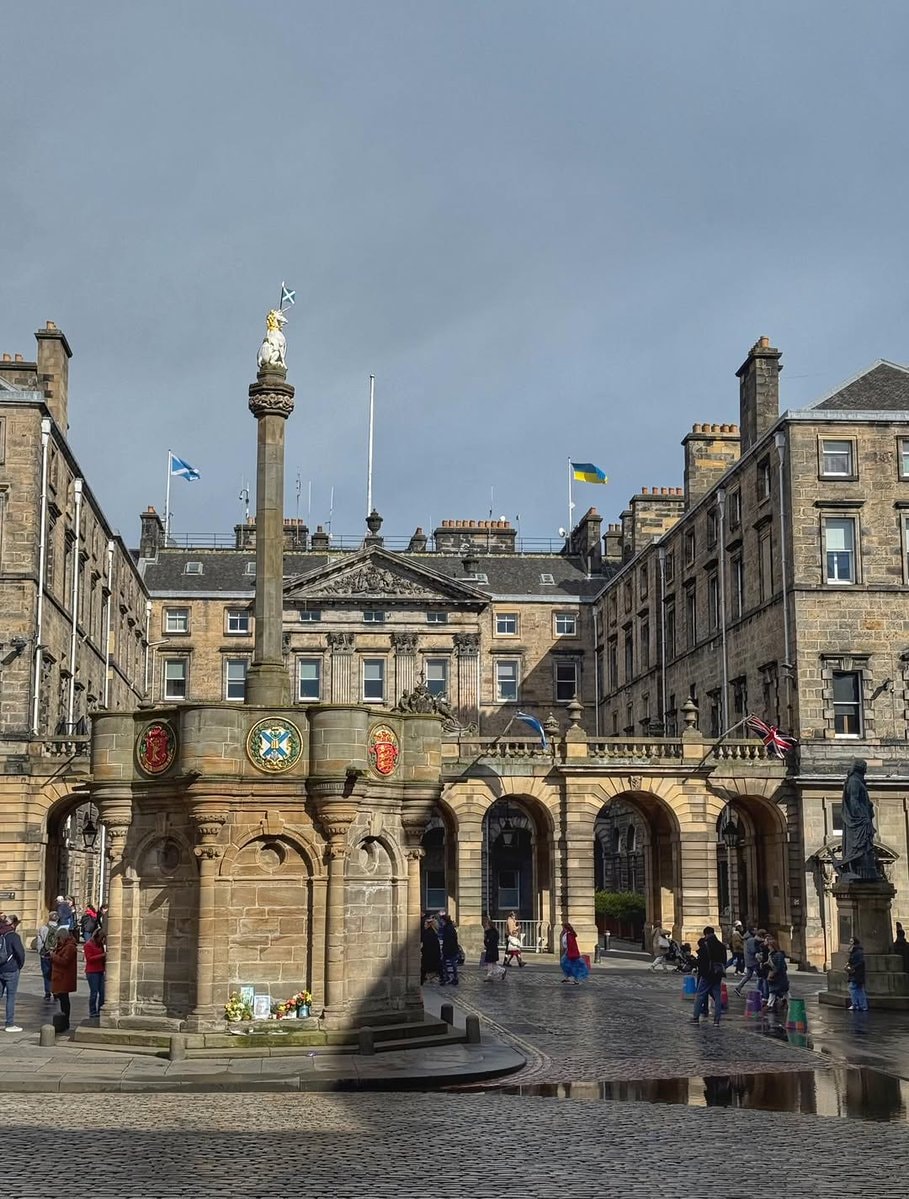 Edinburgh Scotland cobblestone street (photo 2 of 4)