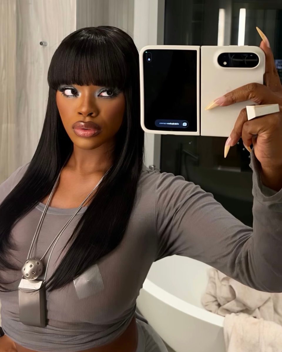 JT new selfies iPhone Duo (photo 2 of 2)