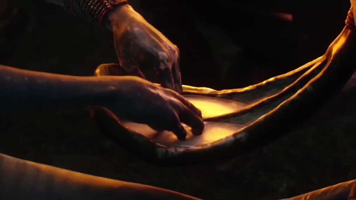 Avatar Neytiri paints Jake scene