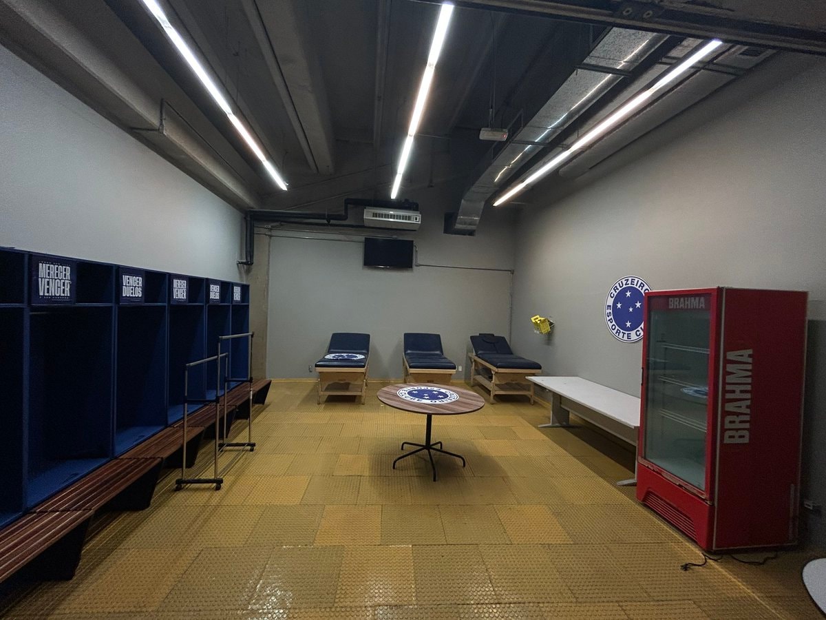 Botafogo jersey in Cruzeiro locker room