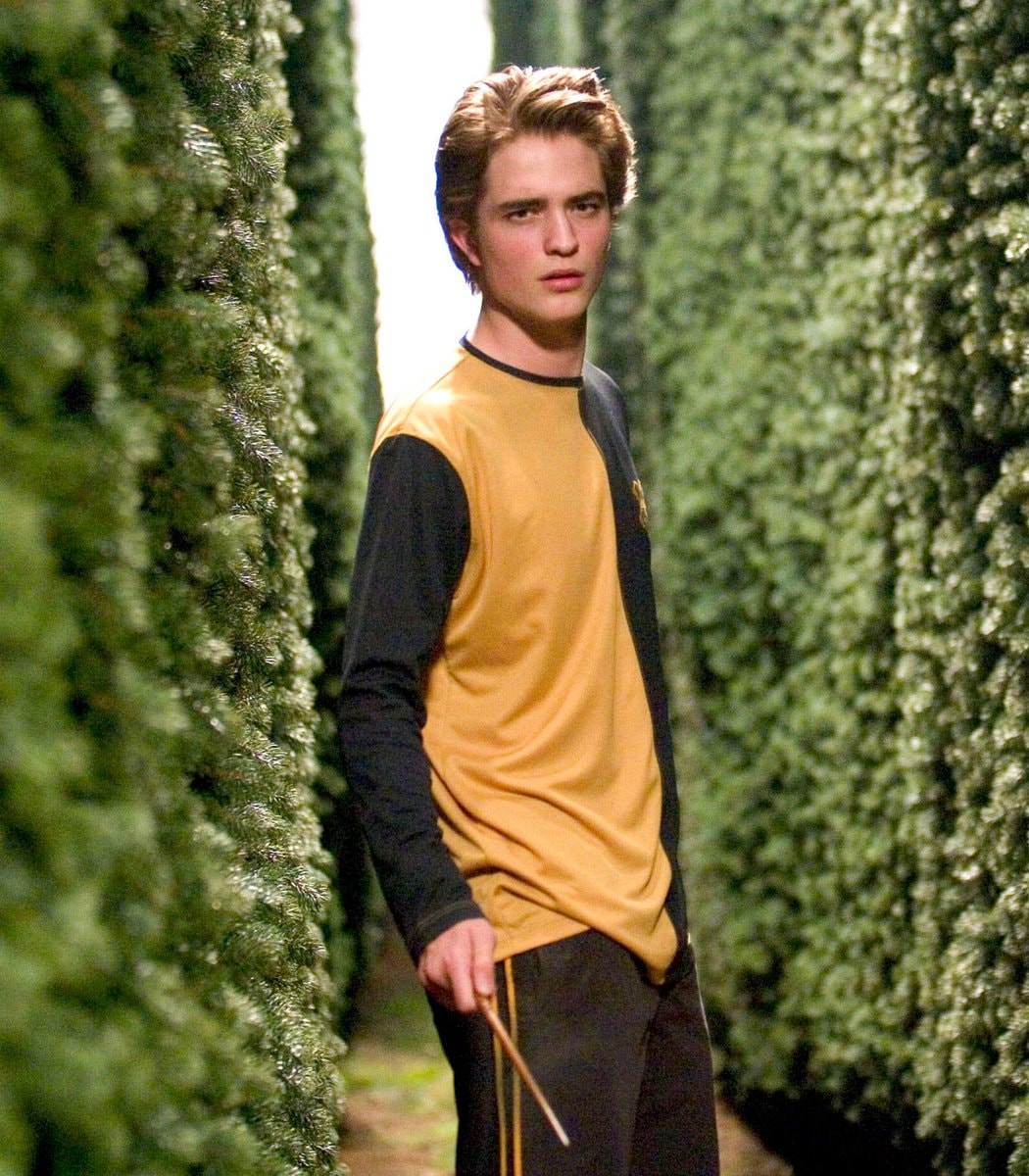 Robert Pattinson movie salaries (photo 2 of 4)