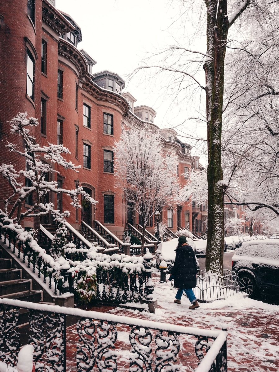Boston Massachusetts snow day (photo 3 of 4)