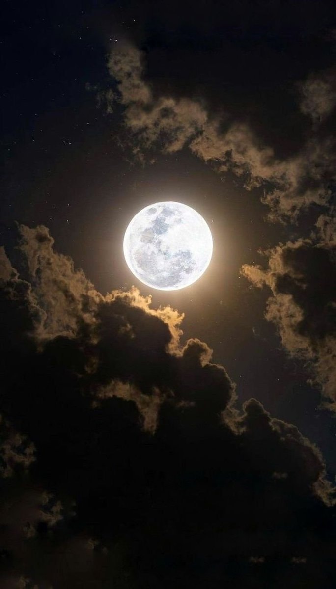 Full Moon night sky (photo 2 of 2)