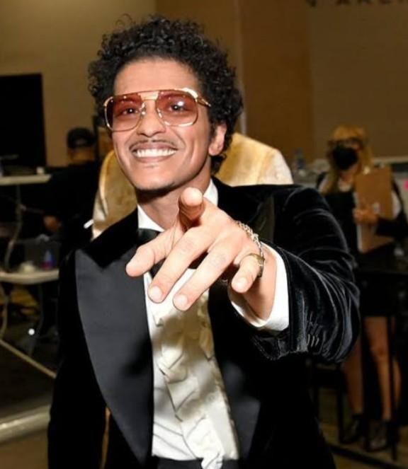 Grammys 2027 Artists (photo 3 of 4)