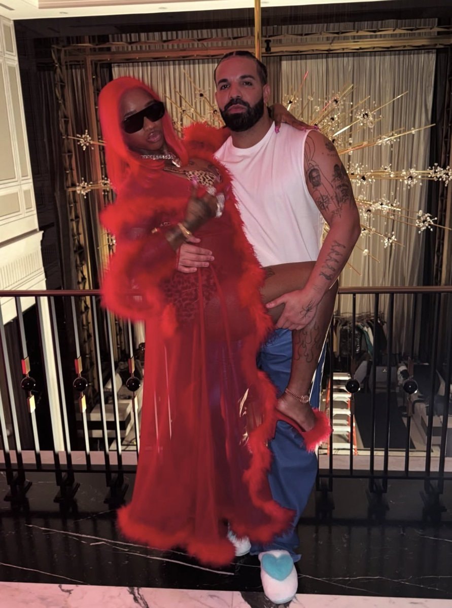 Drake and Sexyy Red photo (photo 2 of 2)