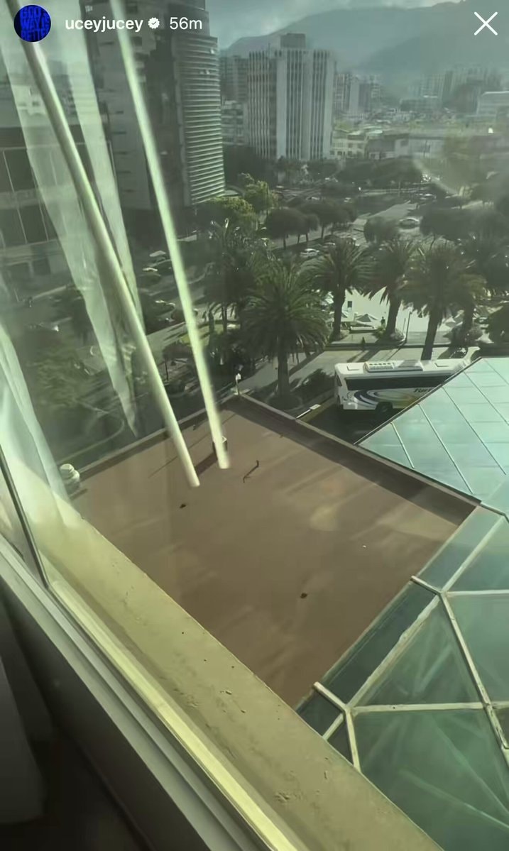 Jey Uso fans Yeet from hotel room