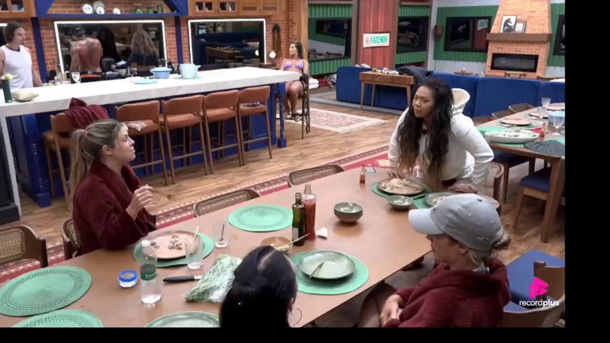 Amo Darlin confronts Murilo on A Fazenda