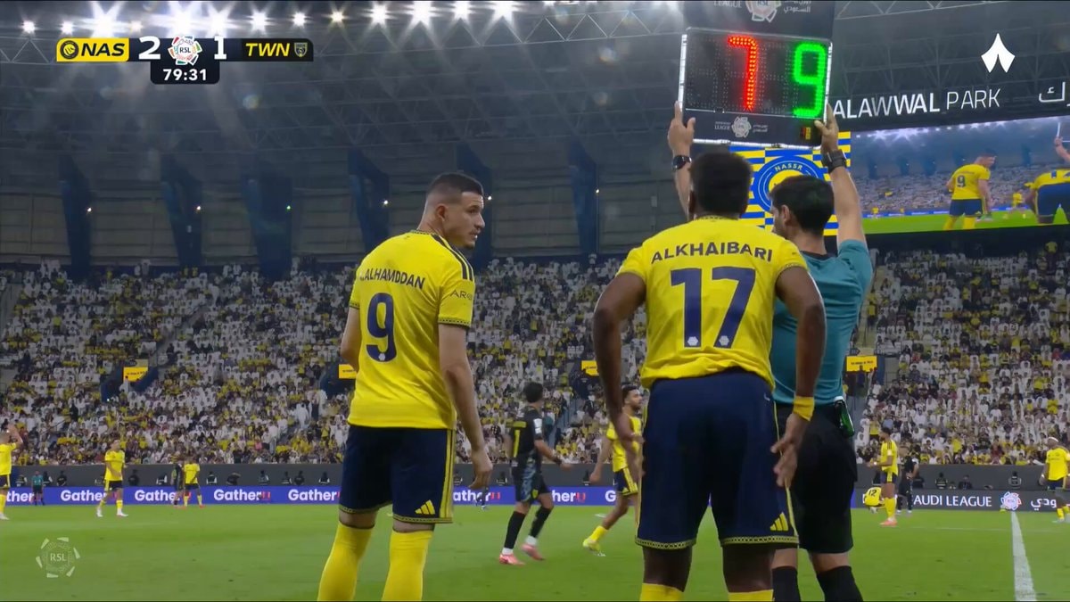 Al Nassr fans show respect for the GOAT