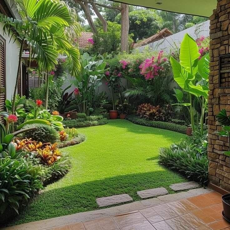 Quaint White House in Lush Garden (photo 3 of 4)