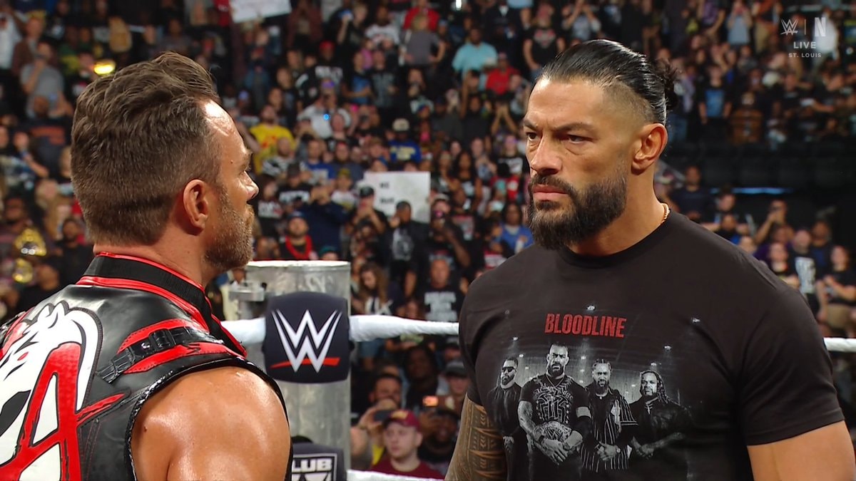 Roman Reigns vs LA Knight