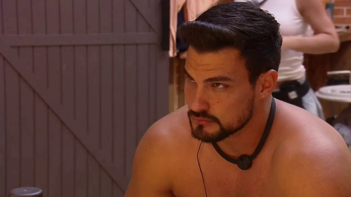 #AFazenda lack of self-love