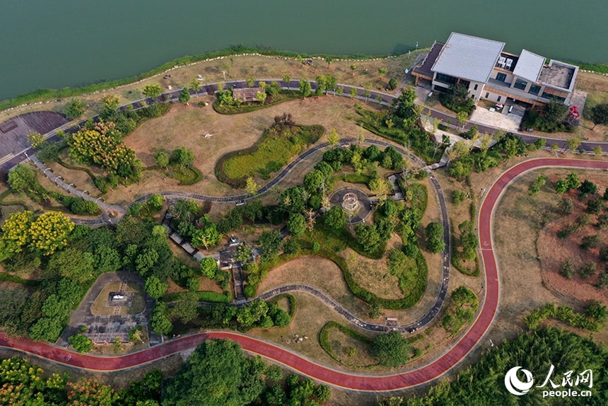 Jiulong Lake Nanchang Jiangxi (photo 3 of 4)