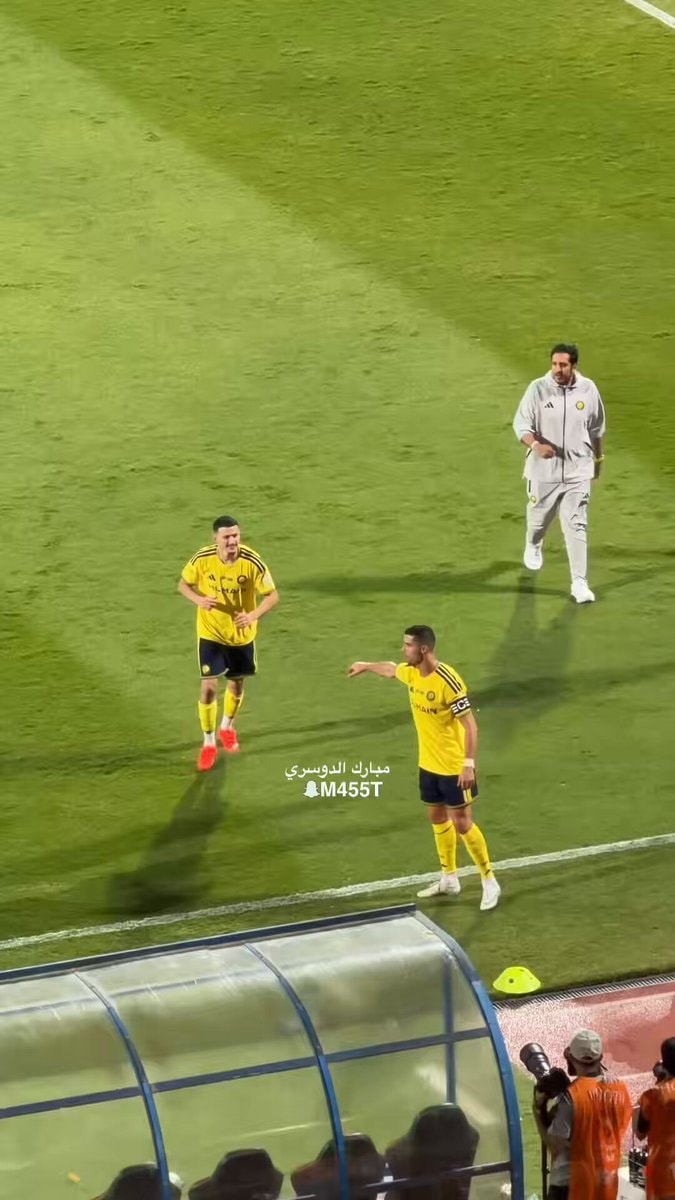 Cristiano Ronaldo gives MVP to teammate