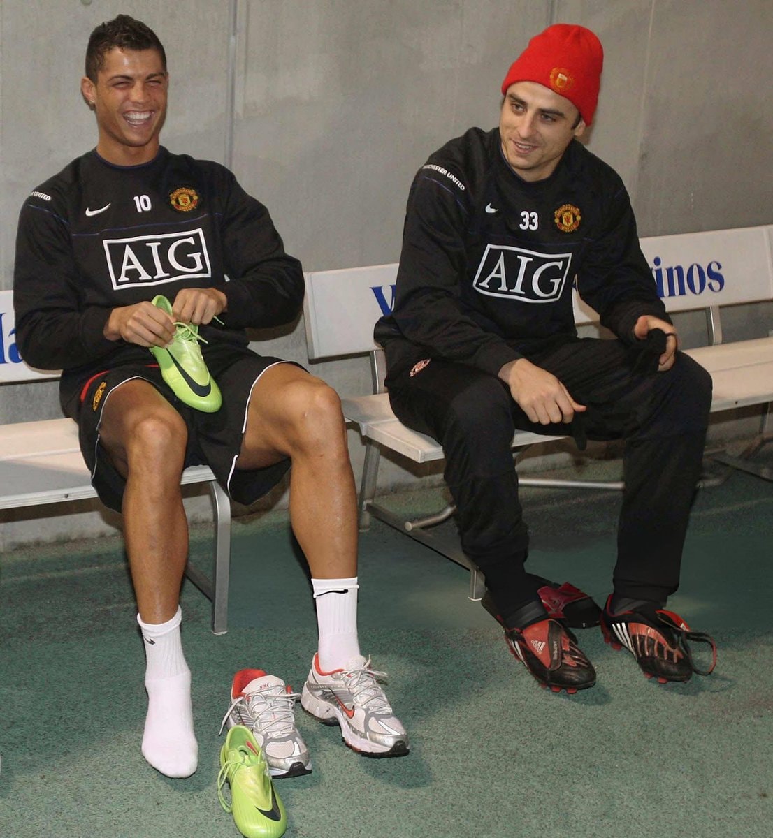 Berbatov Ronaldo Manchester United AIG