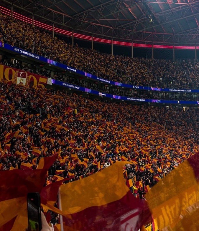 Ali Sami Yen UEFA Champions League crowd
