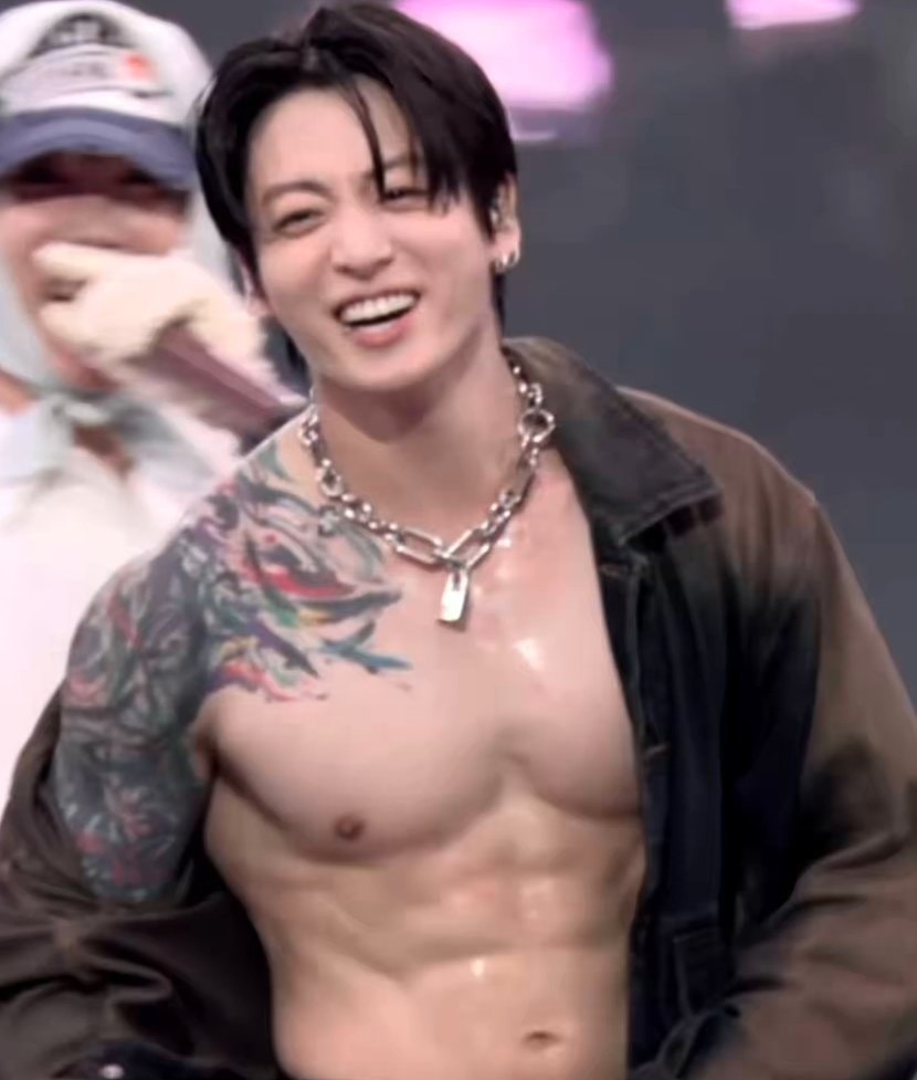 Jungkook reacts to Justin Bieber