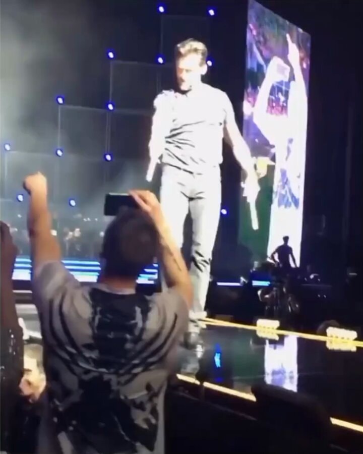 Hugh Jackman Wolverine fan moment