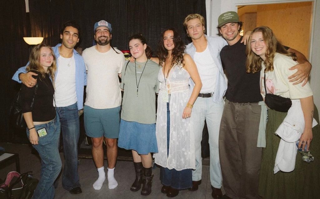 Noah Kahan cast photo
